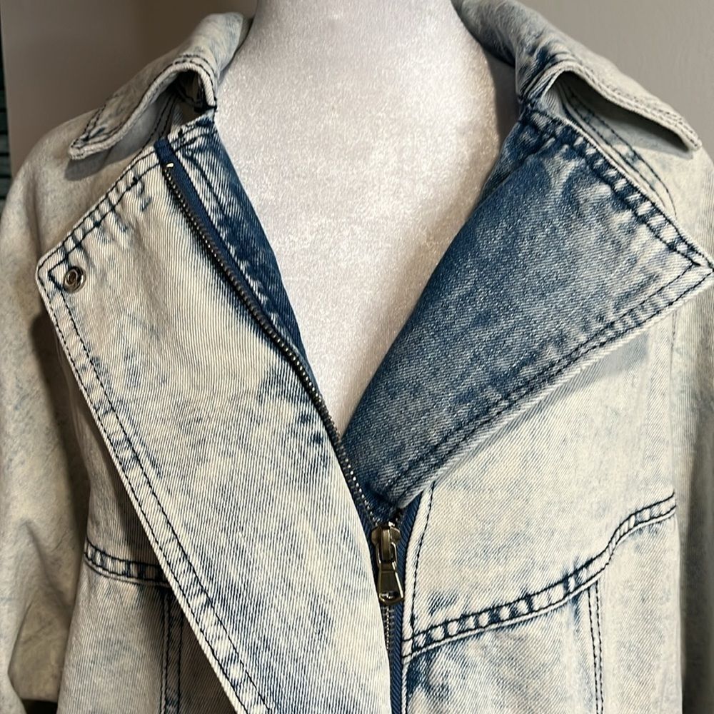 Forever 21 NWT acid wash vintage style light denim wash Jean jacket - S - Picture 6 of 15